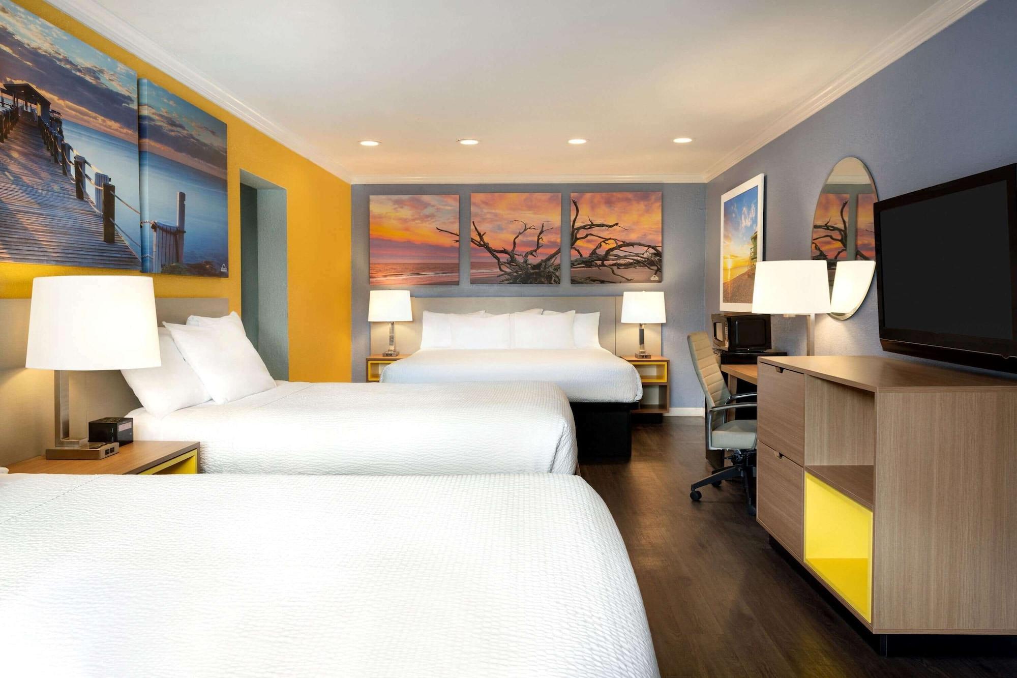Days Inn By Wyndham Pensacola - Historic Downtown Bagian luar foto