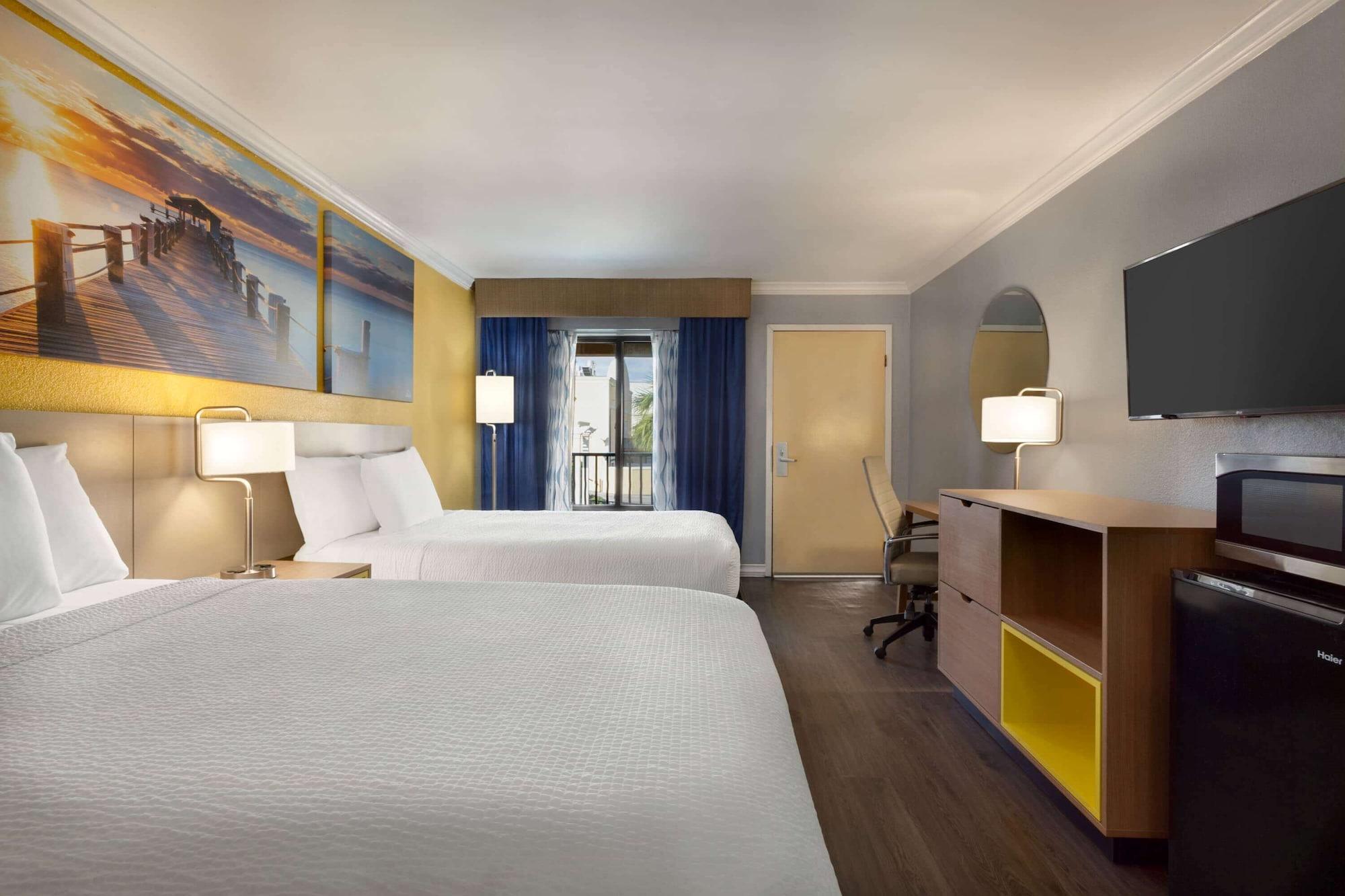 Days Inn By Wyndham Pensacola - Historic Downtown Bagian luar foto
