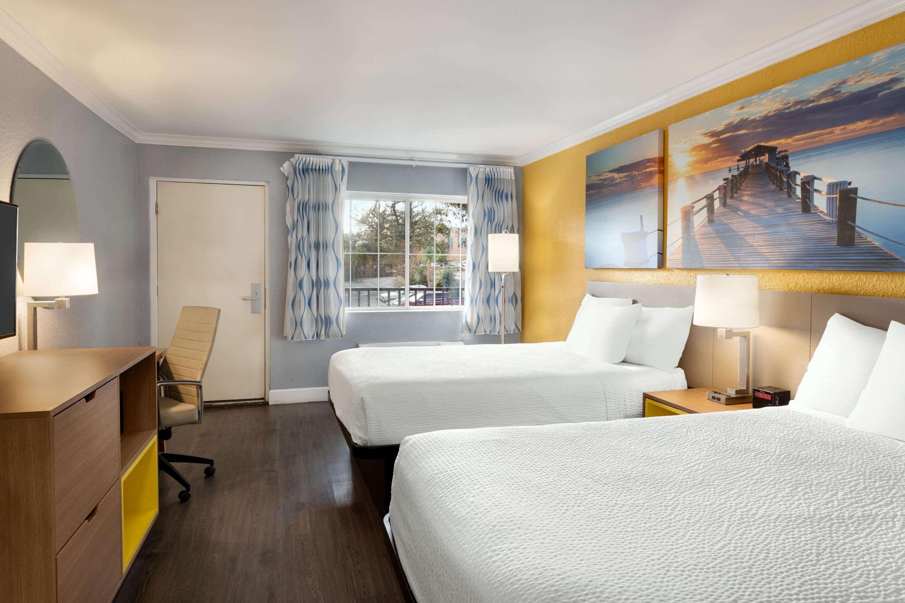 Days Inn By Wyndham Pensacola - Historic Downtown Bagian luar foto