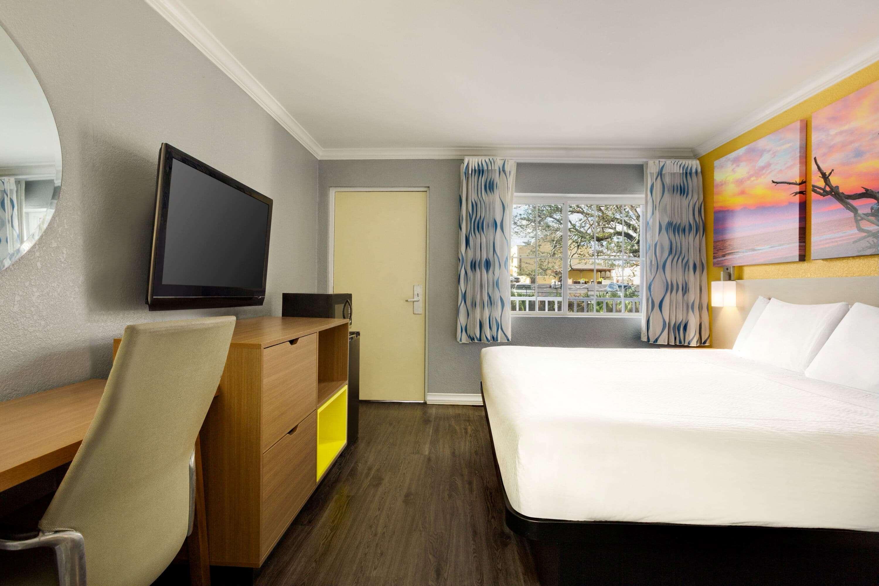Days Inn By Wyndham Pensacola - Historic Downtown Bagian luar foto