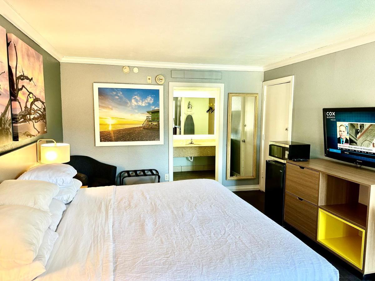 Days Inn By Wyndham Pensacola - Historic Downtown Bagian luar foto