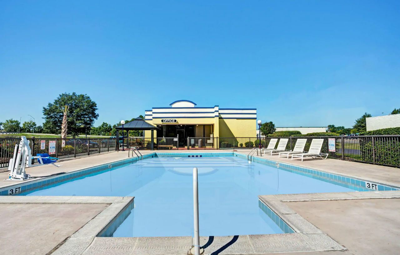 Days Inn By Wyndham Pensacola - Historic Downtown Bagian luar foto